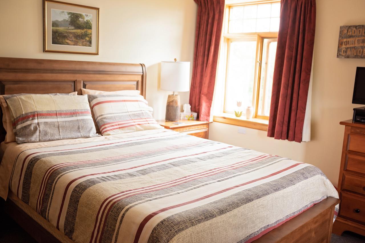 Rock Hill Bed & Breakfast Sharbot Lake Eksteriør bilde